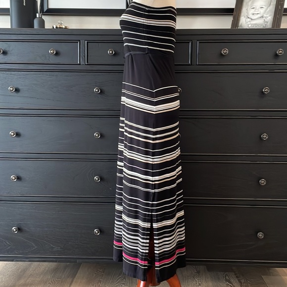 White House Black Market Strapless Dress - Picture 6 of 11